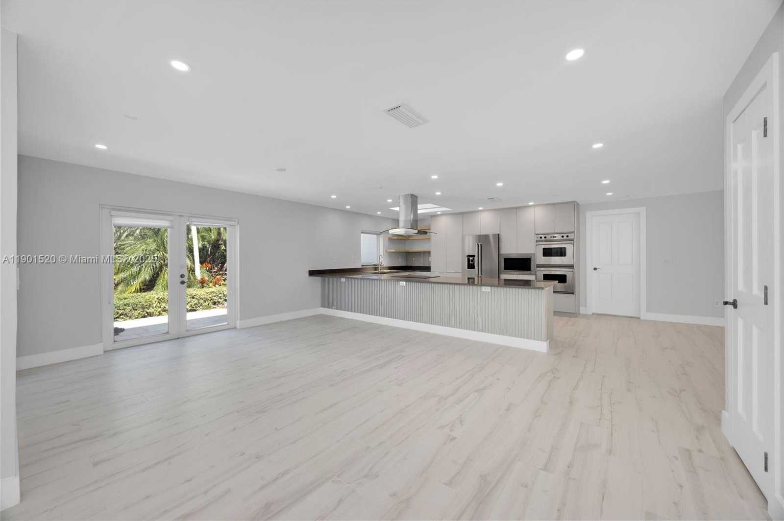 Small Image of 8303 OLD CUTLER RD, Coral Gables Number 9