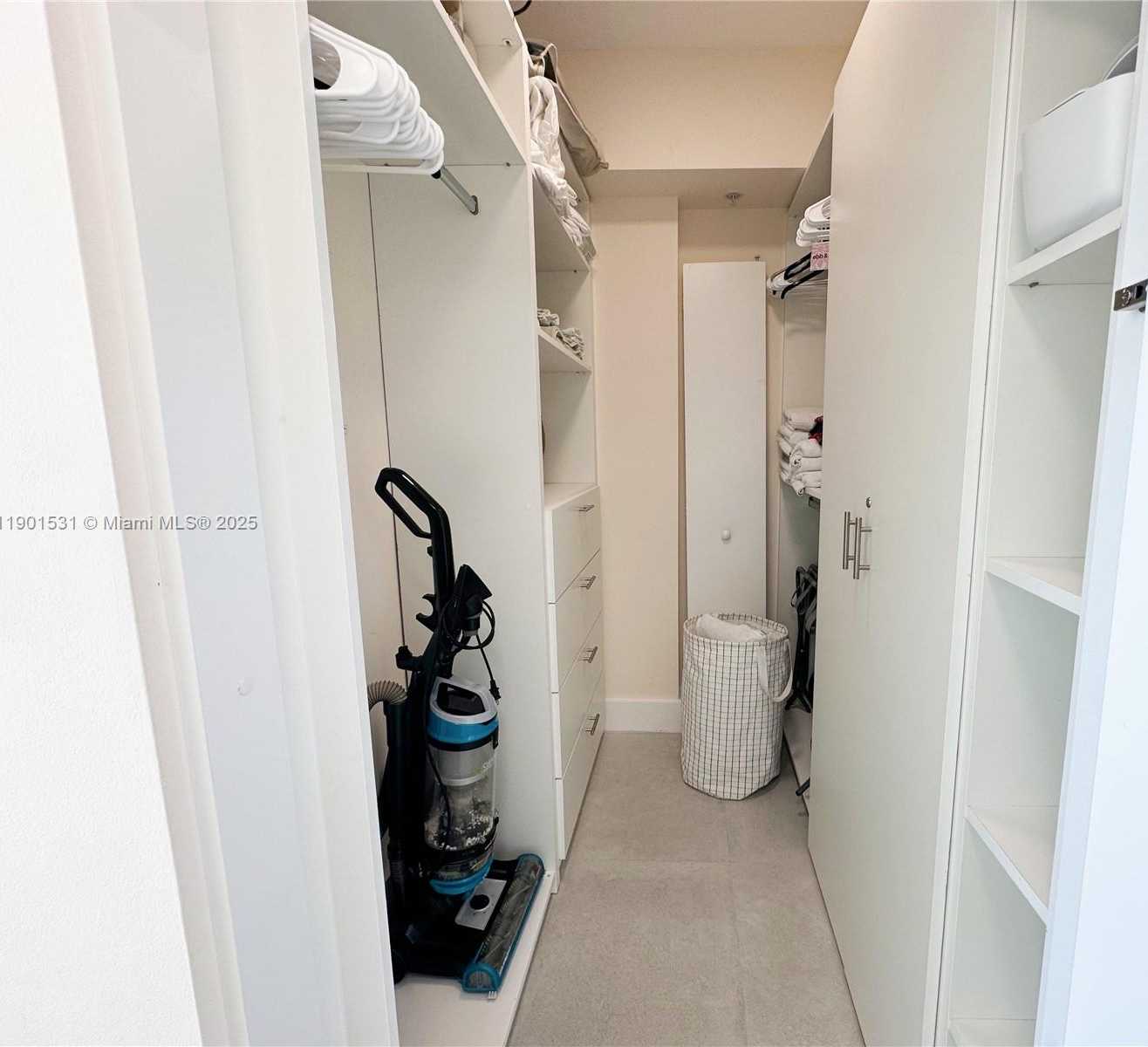 Small Image of 335 Biscayne Blvd, Miami, FL 33132, USA Number 11