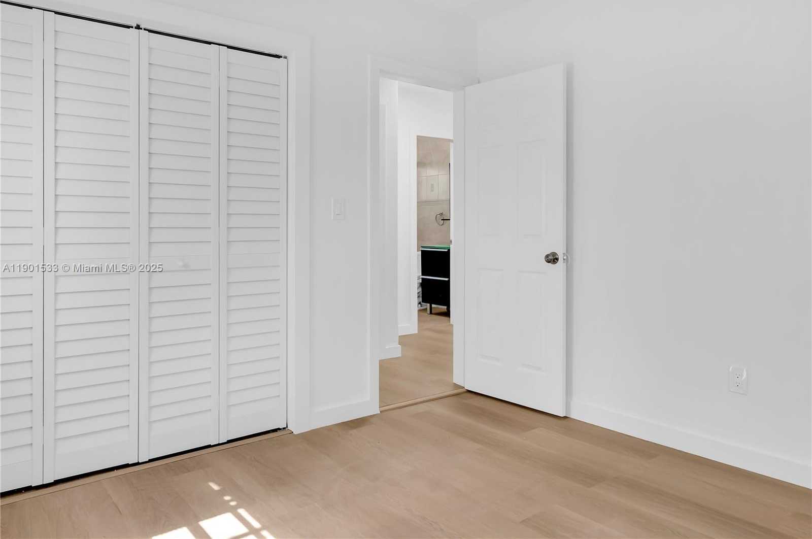 Small Image of 4900 SOUTH WEST 106TH AVE #4900, Miami Number 11