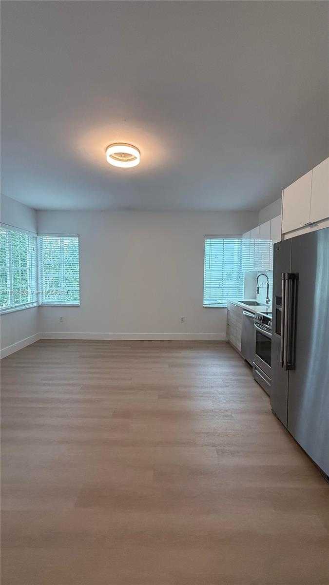 Small Image of 729 MERIDIAN AV #3, Miami Beach Number 4