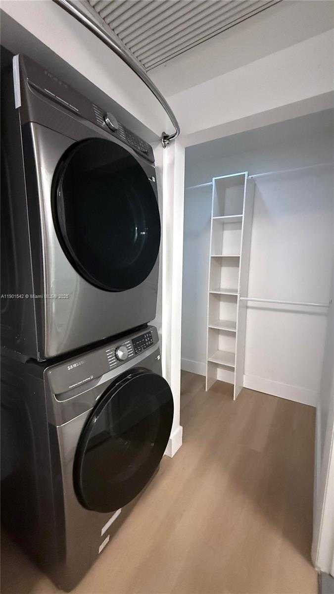 Small Image of 729 MERIDIAN AV #3, Miami Beach Number 7