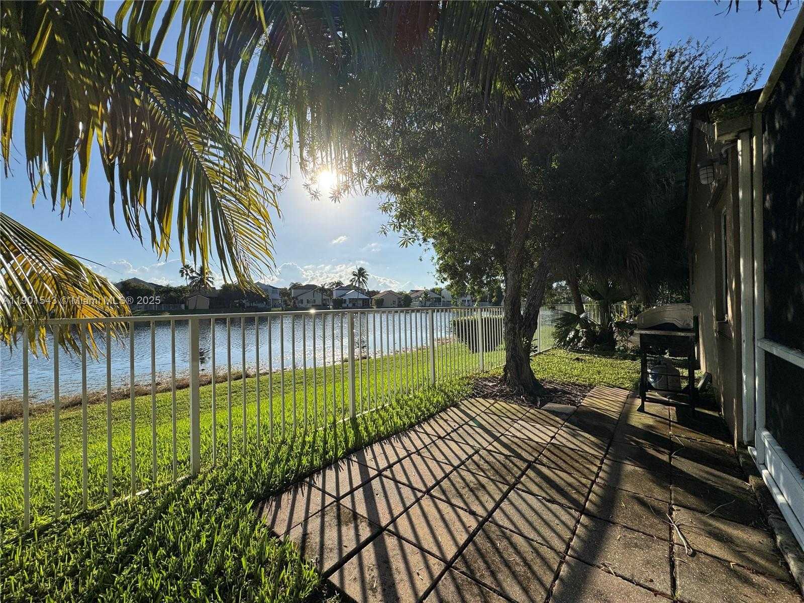 Small Image of 794 SAN REMO DR, Weston Number 13