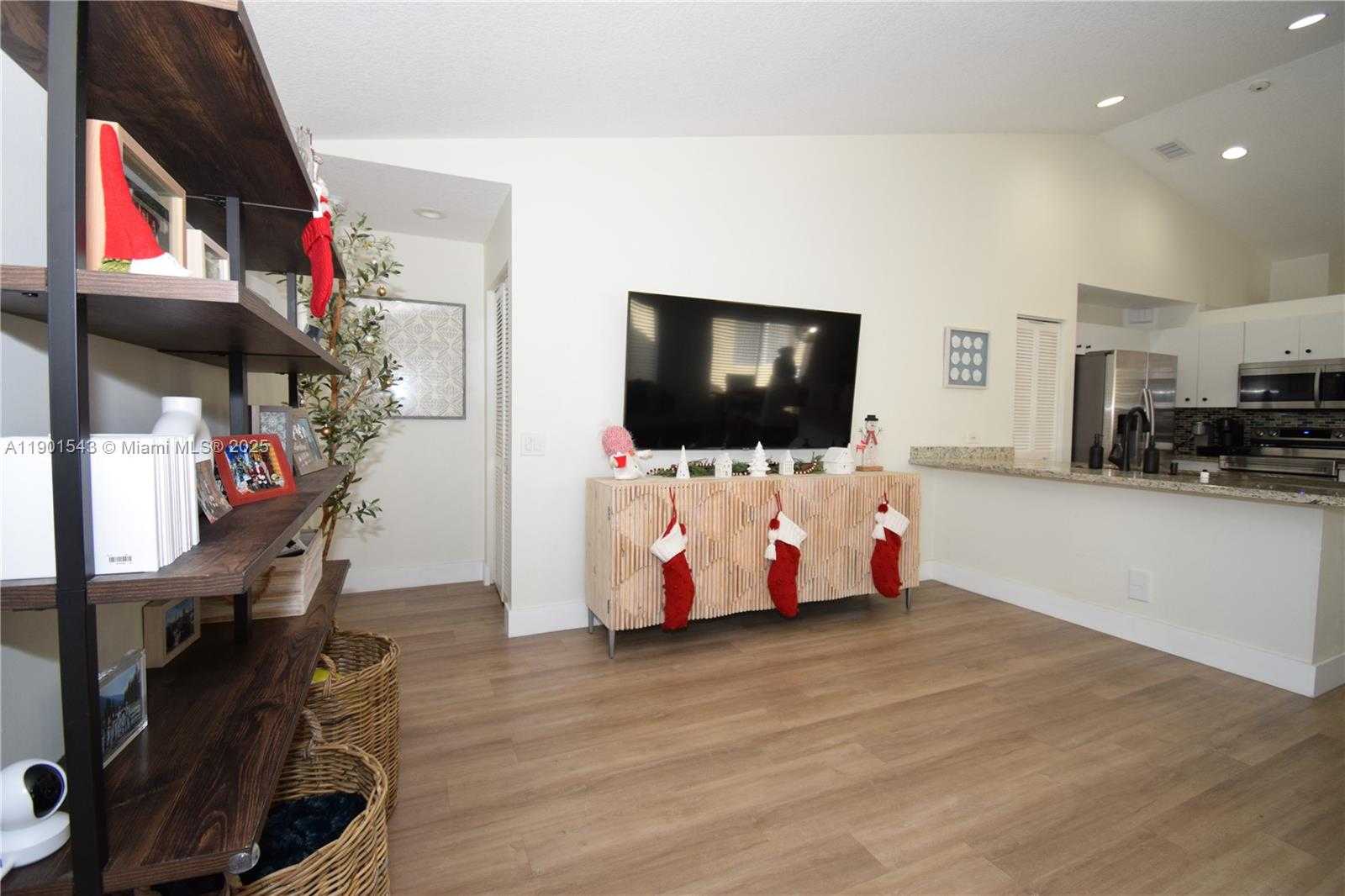 Small Image of 794 SAN REMO DR, Weston Number 14