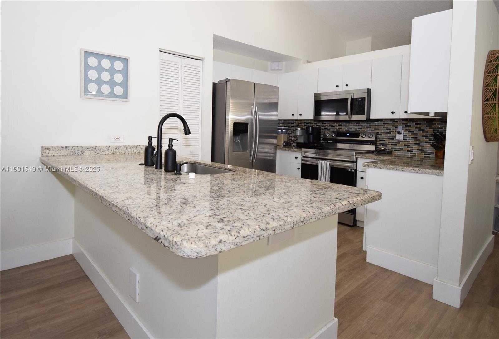 Small Image of 794 SAN REMO DR, Weston Number 15