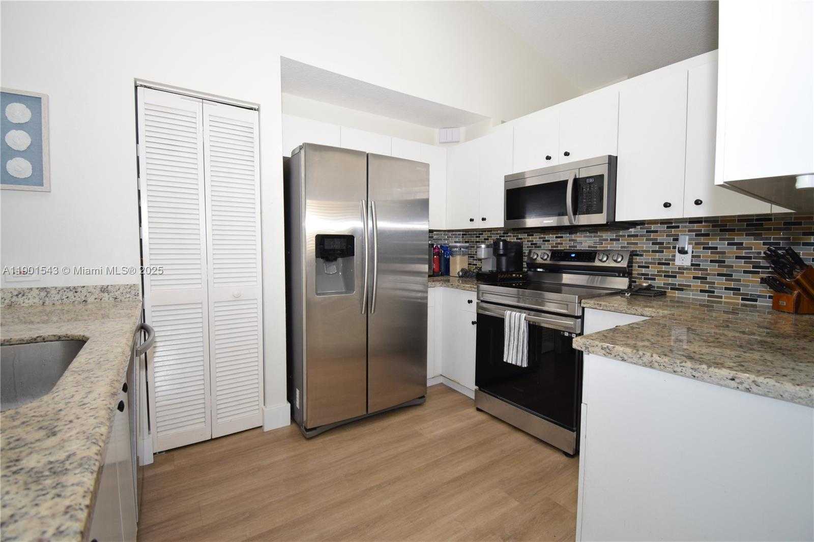 Small Image of 794 SAN REMO DR, Weston Number 16