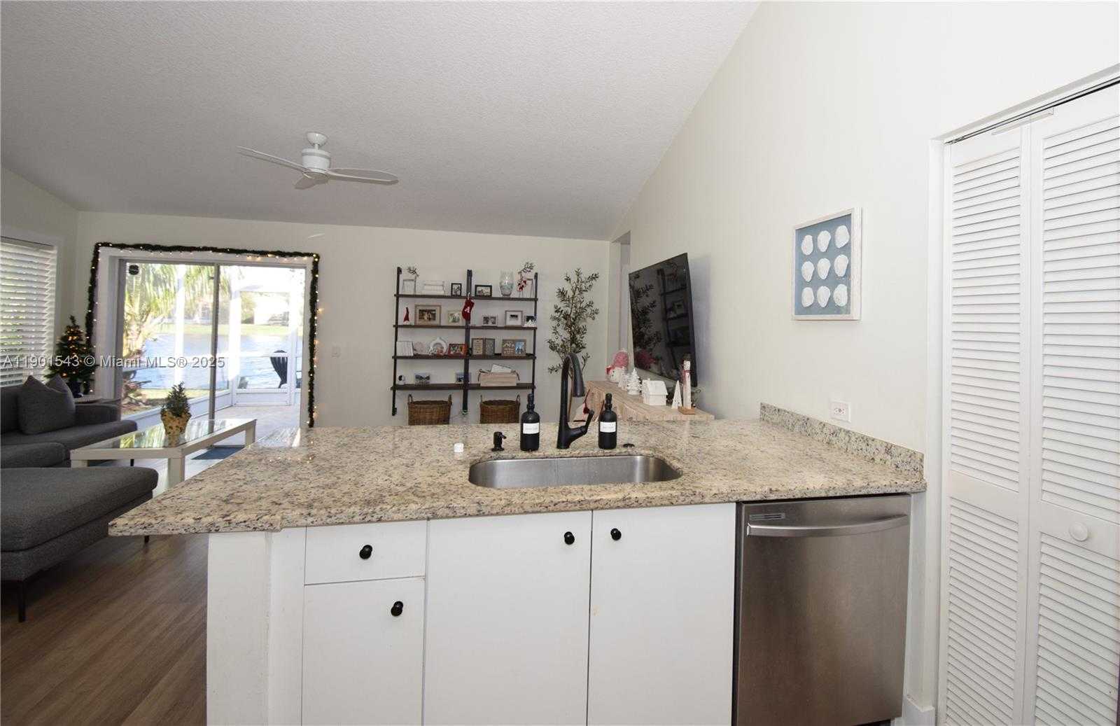 Small Image of 794 SAN REMO DR, Weston Number 17