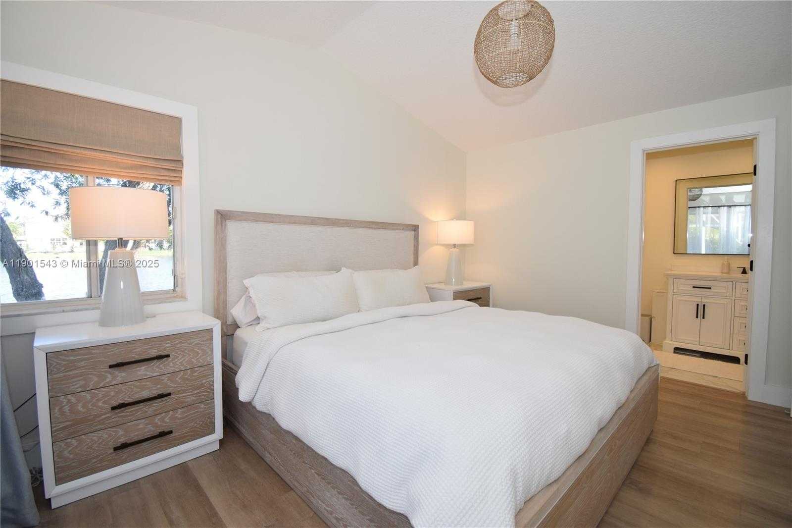 Small Image of 794 SAN REMO DR, Weston Number 23