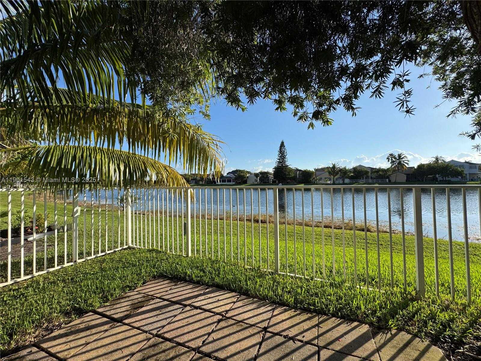 Small Image of 794 SAN REMO DR, Weston Number 3