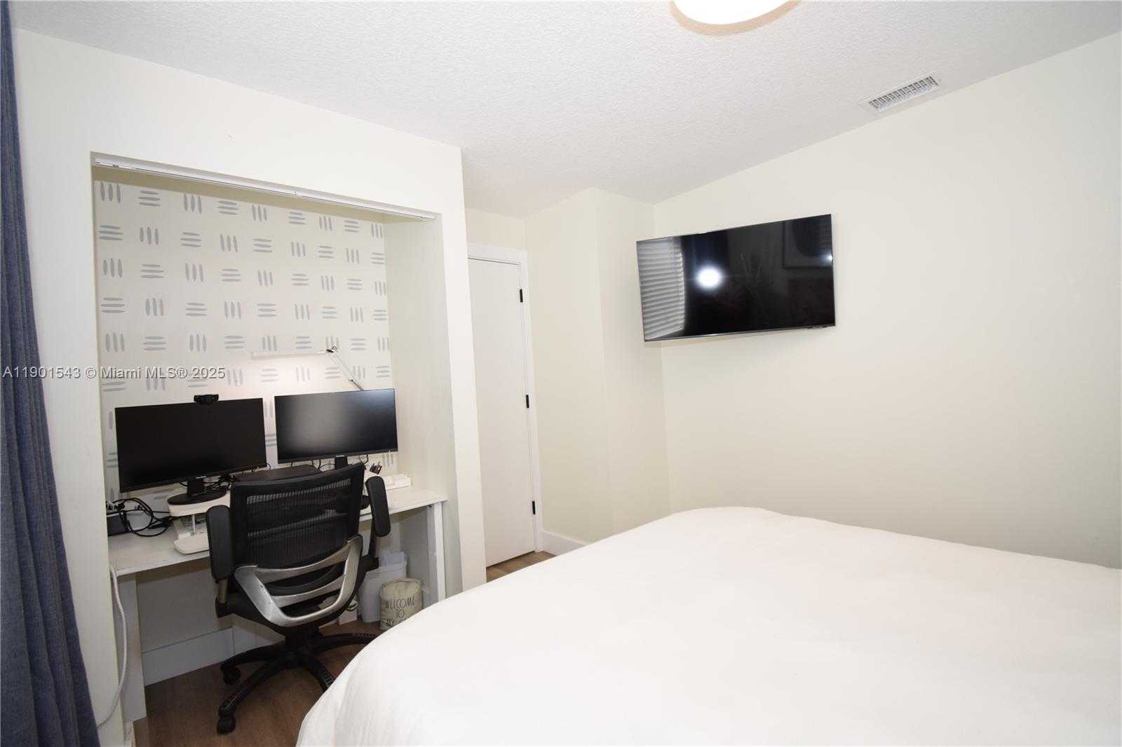 Small Image of 794 SAN REMO DR, Weston Number 30