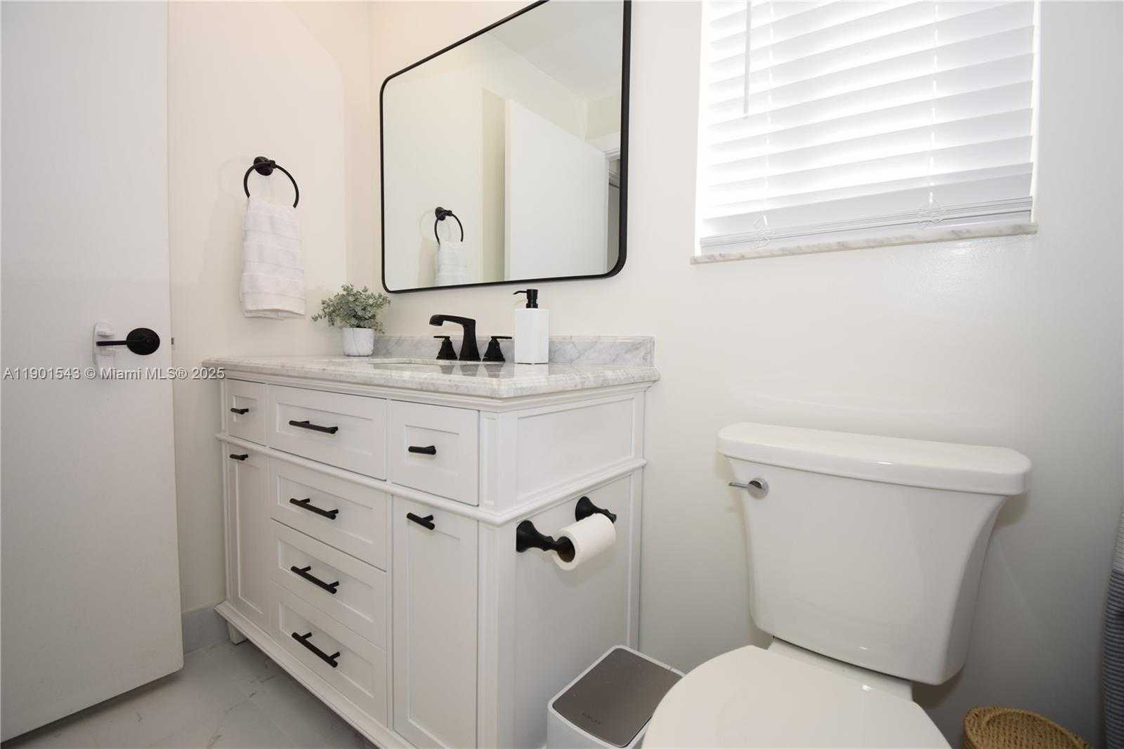 Small Image of 794 SAN REMO DR, Weston Number 33