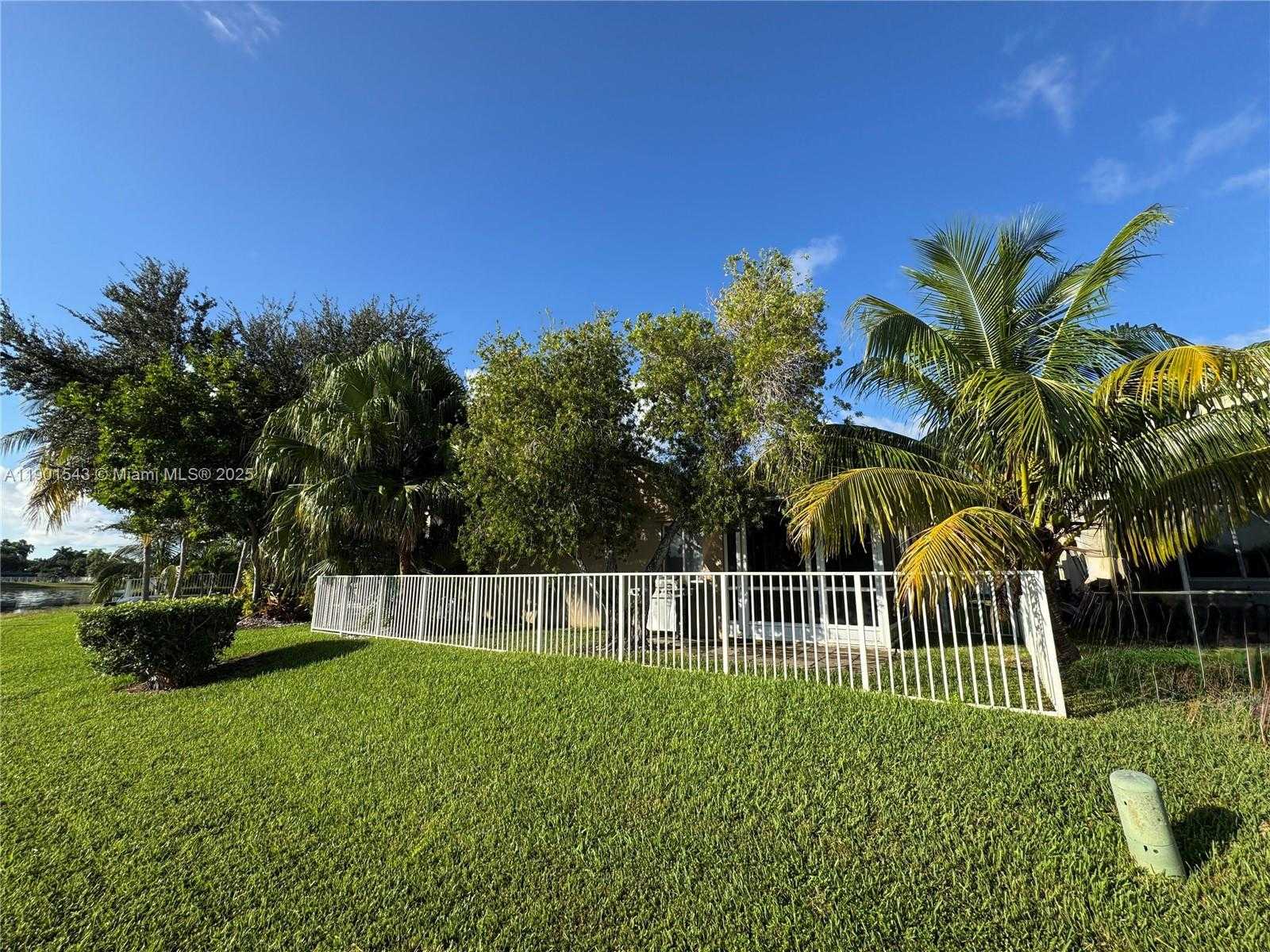 Small Image of 794 SAN REMO DR, Weston Number 38