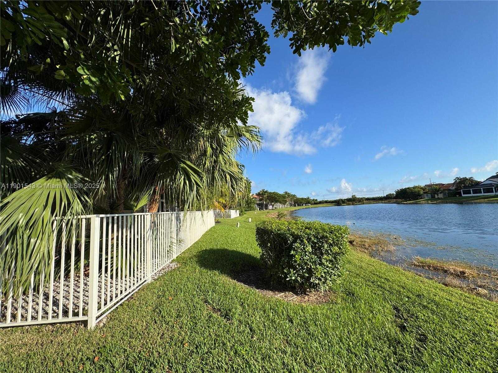 Small Image of 794 SAN REMO DR, Weston Number 39