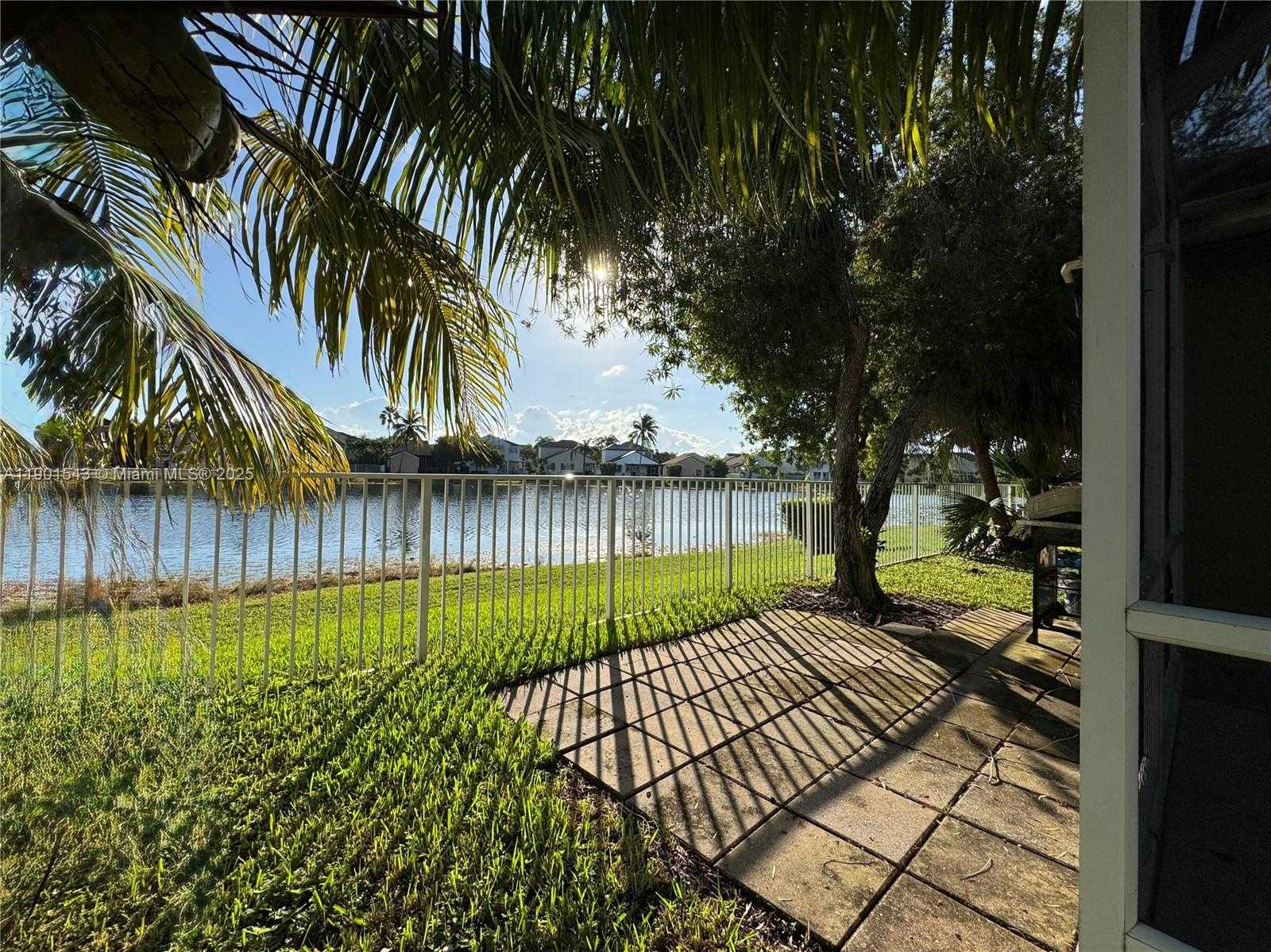 Small Image of 794 SAN REMO DR, Weston Number 4