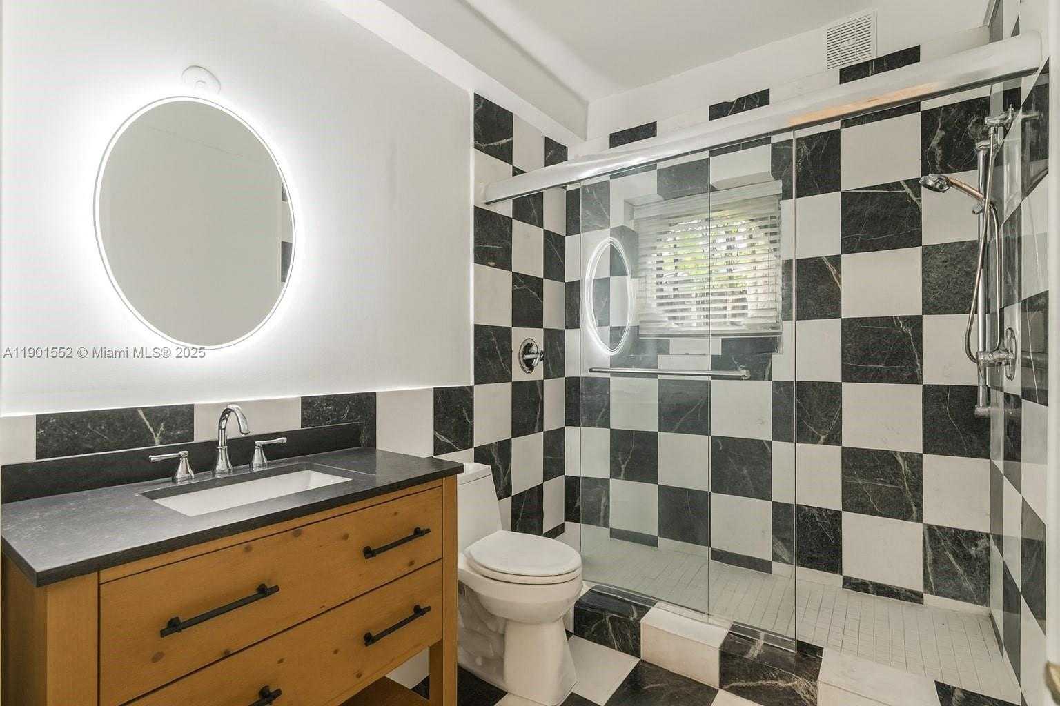 Small Image of 1951 SECOFFEE ST, Miami Number 12