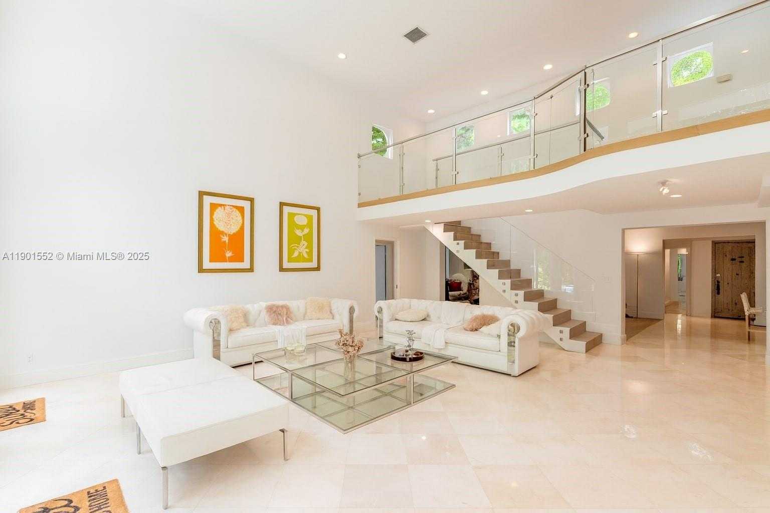 Small Image of 1951 SECOFFEE ST, Miami Number 2