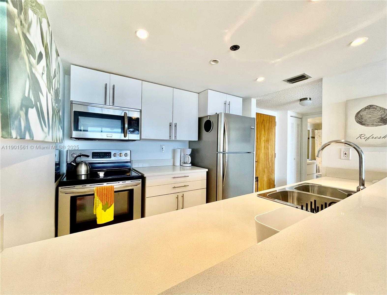 Small Image of 7601 EAST TREASURE DR #1906, North Bay Village Number 15