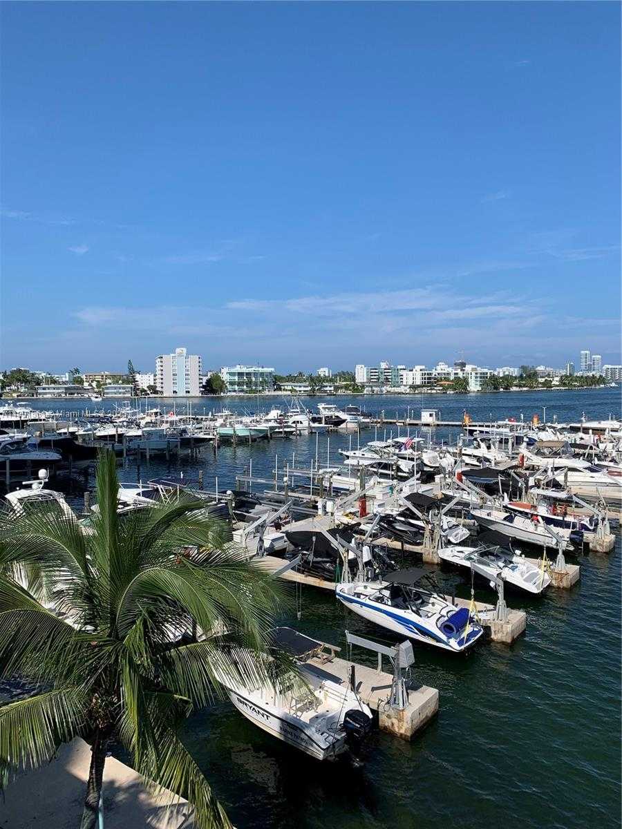 Small Image of 7601 EAST TREASURE DR #1906, North Bay Village Number 5