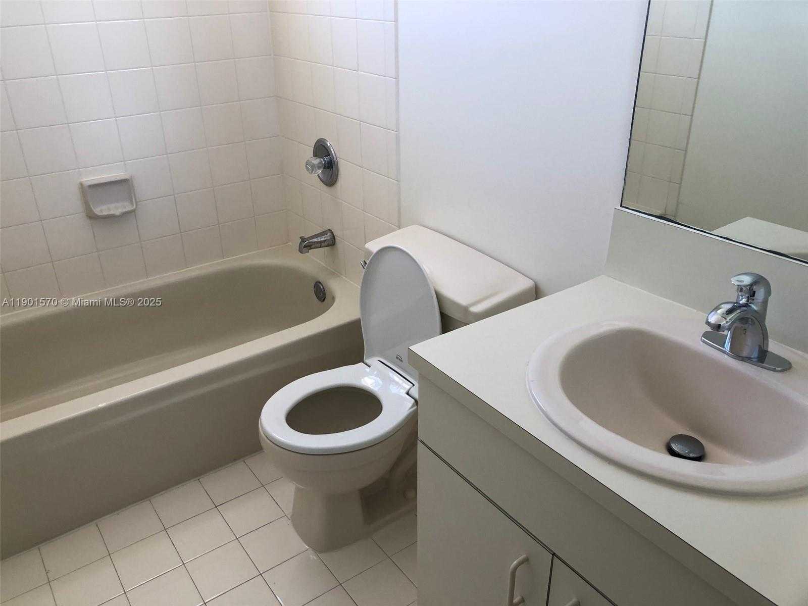 Small Image of 11274 SOUTH WEST 64 LN, Miami Number 17