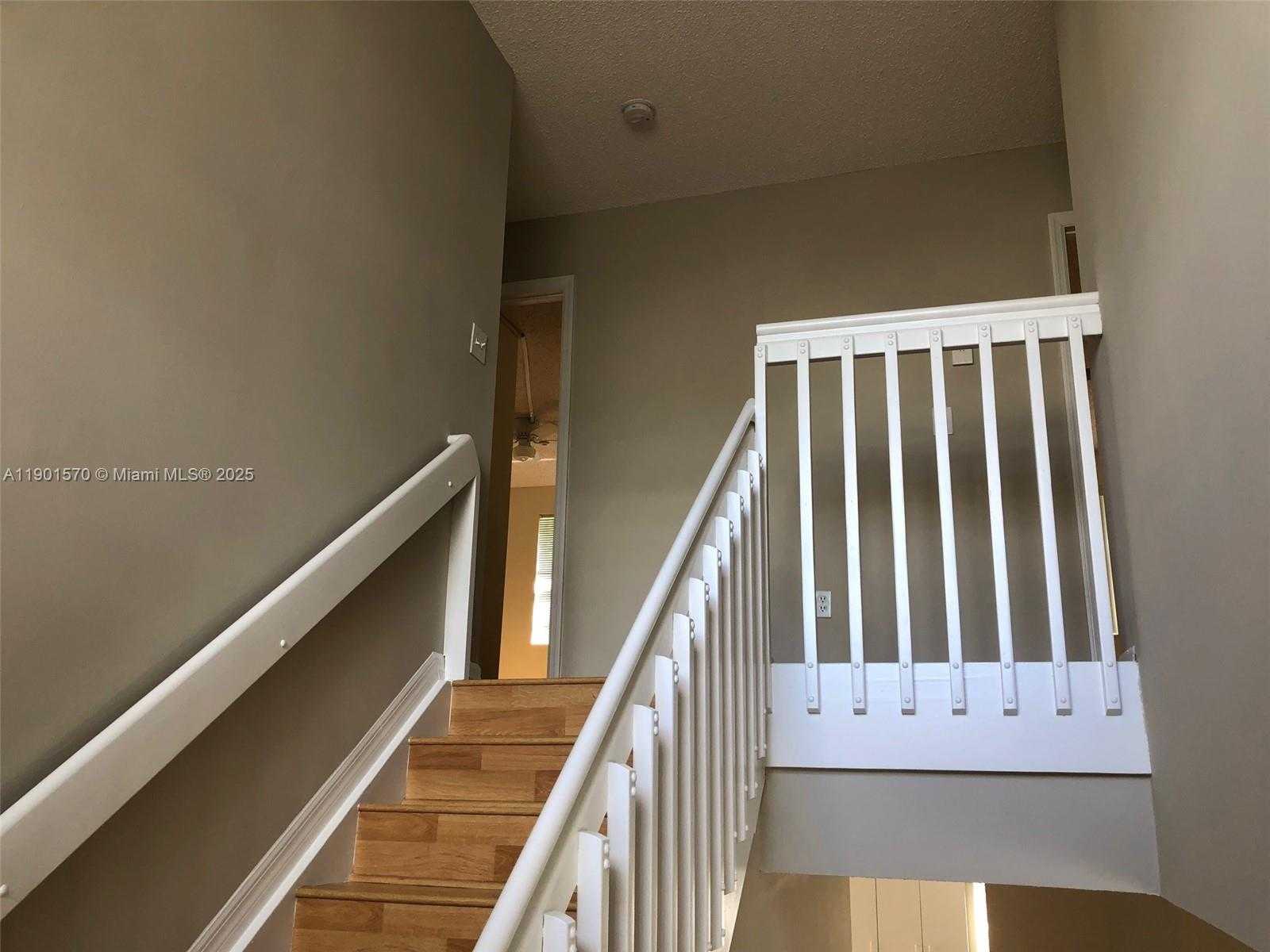 Small Image of 11274 SOUTH WEST 64 LN, Miami Number 24