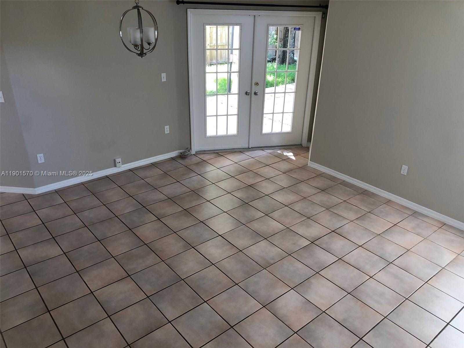 Small Image of 11274 SOUTH WEST 64 LN, Miami Number 25