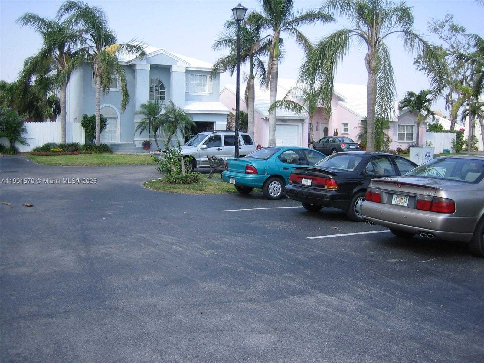 Small Image of 11274 SOUTH WEST 64 LN, Miami Number 29
