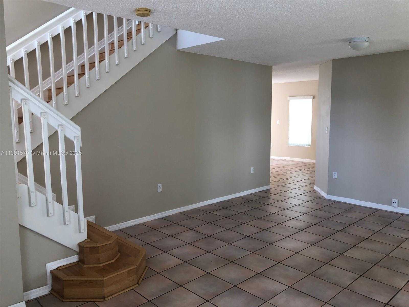 Small Image of 11274 SOUTH WEST 64 LN, Miami Number 3