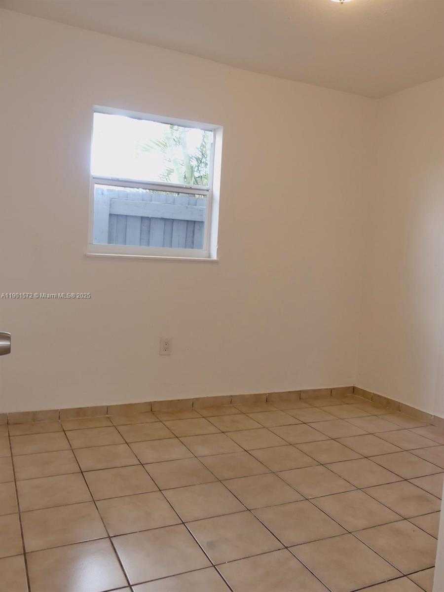 Small Image of 3429 NORTH WEST 5TH ST #3429, Miami Number 10