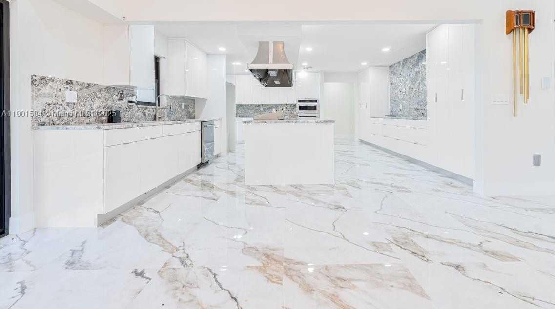 Small Image of 15420 SOUTH WEST 212TH AVE, Miami Number 11