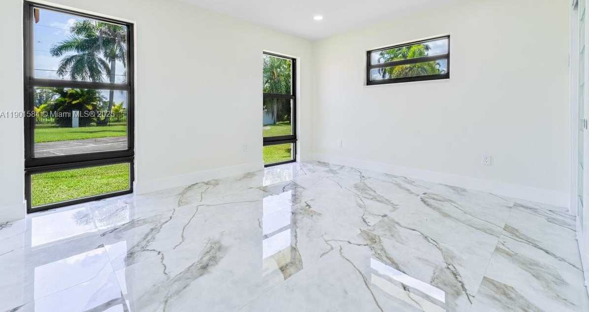 Small Image of 15420 SOUTH WEST 212TH AVE, Miami Number 12