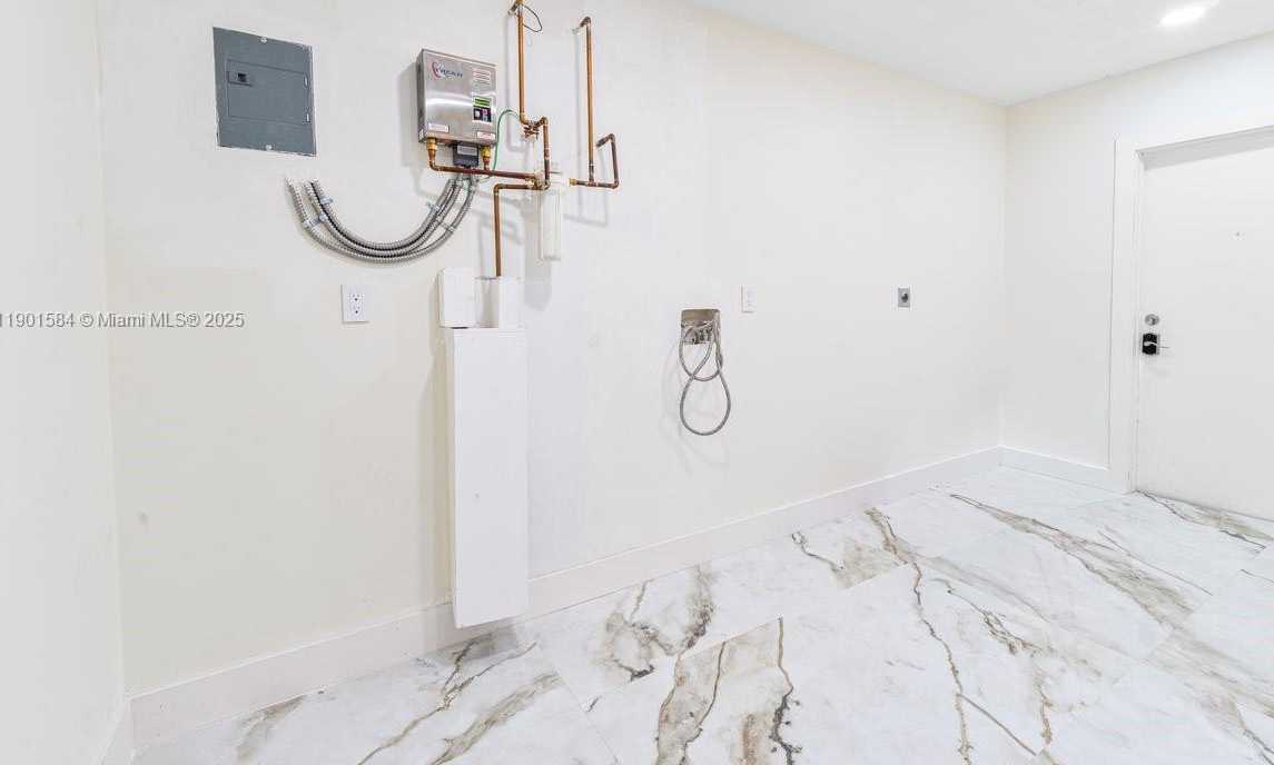 Small Image of 15420 SOUTH WEST 212TH AVE, Miami Number 17