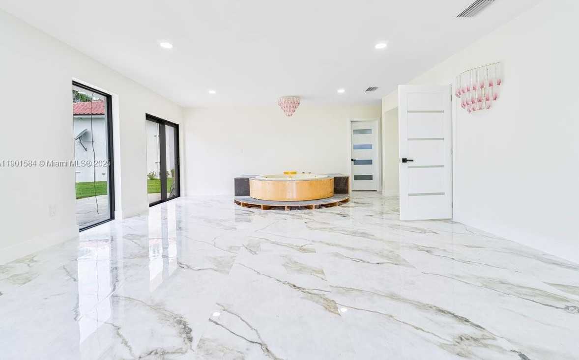 Small Image of 15420 SOUTH WEST 212TH AVE, Miami Number 20