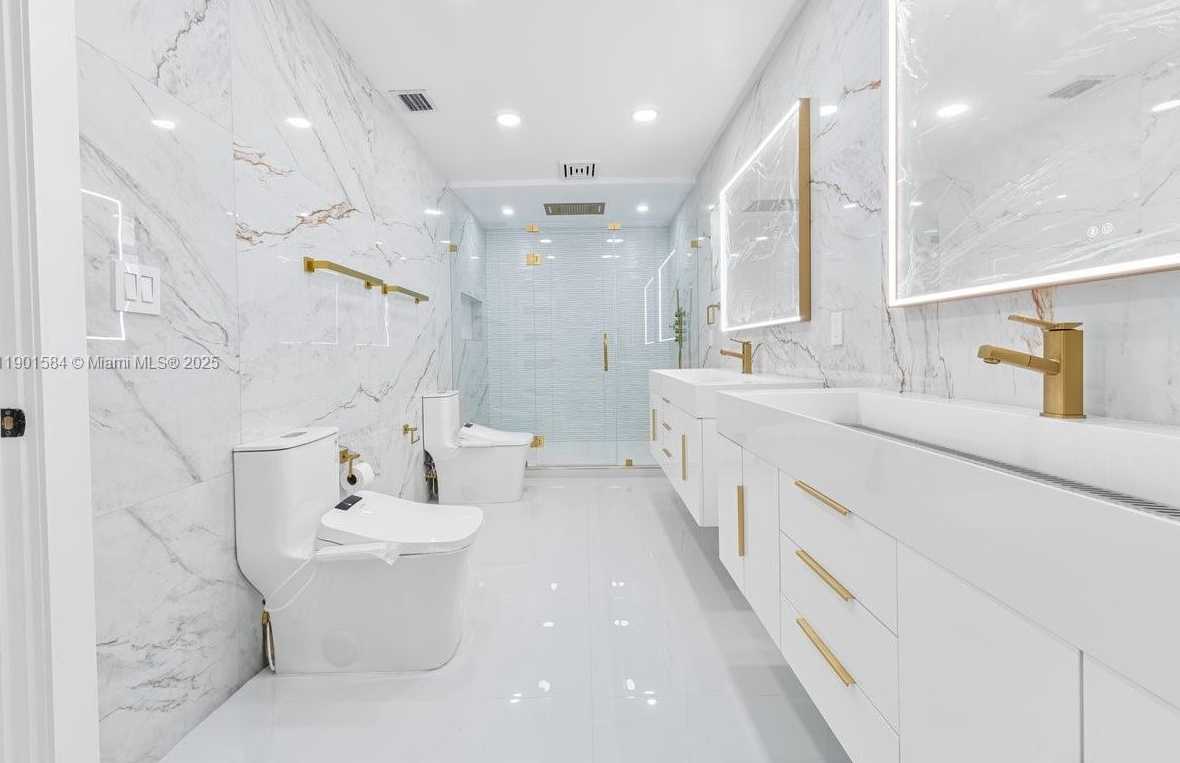 Small Image of 15420 SOUTH WEST 212TH AVE, Miami Number 22