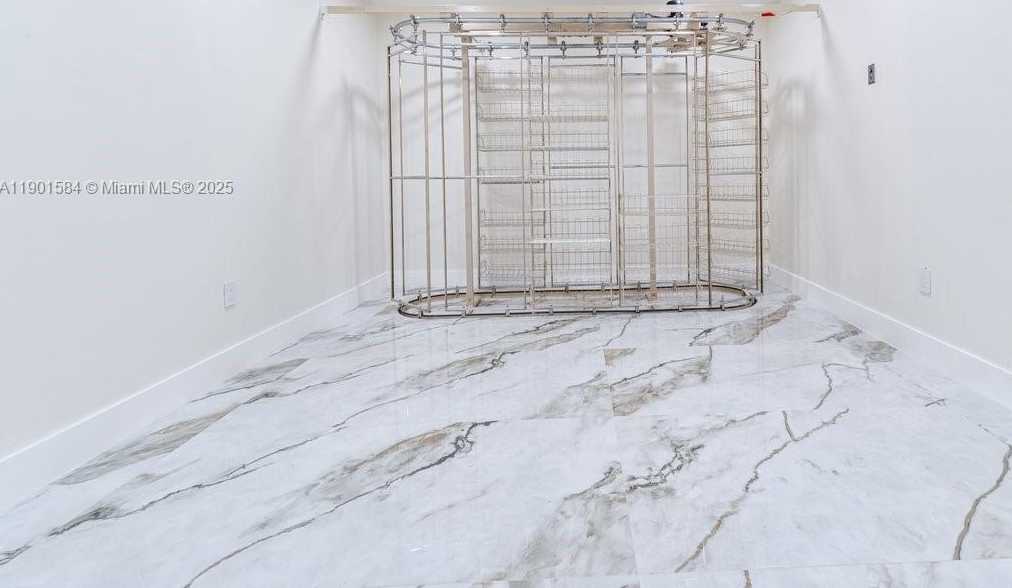 Small Image of 15420 SOUTH WEST 212TH AVE, Miami Number 24