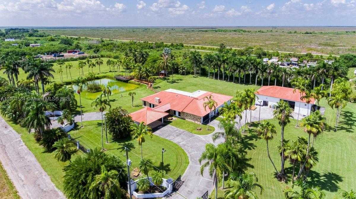 Small Image of 15420 SOUTH WEST 212TH AVE, Miami Number 3