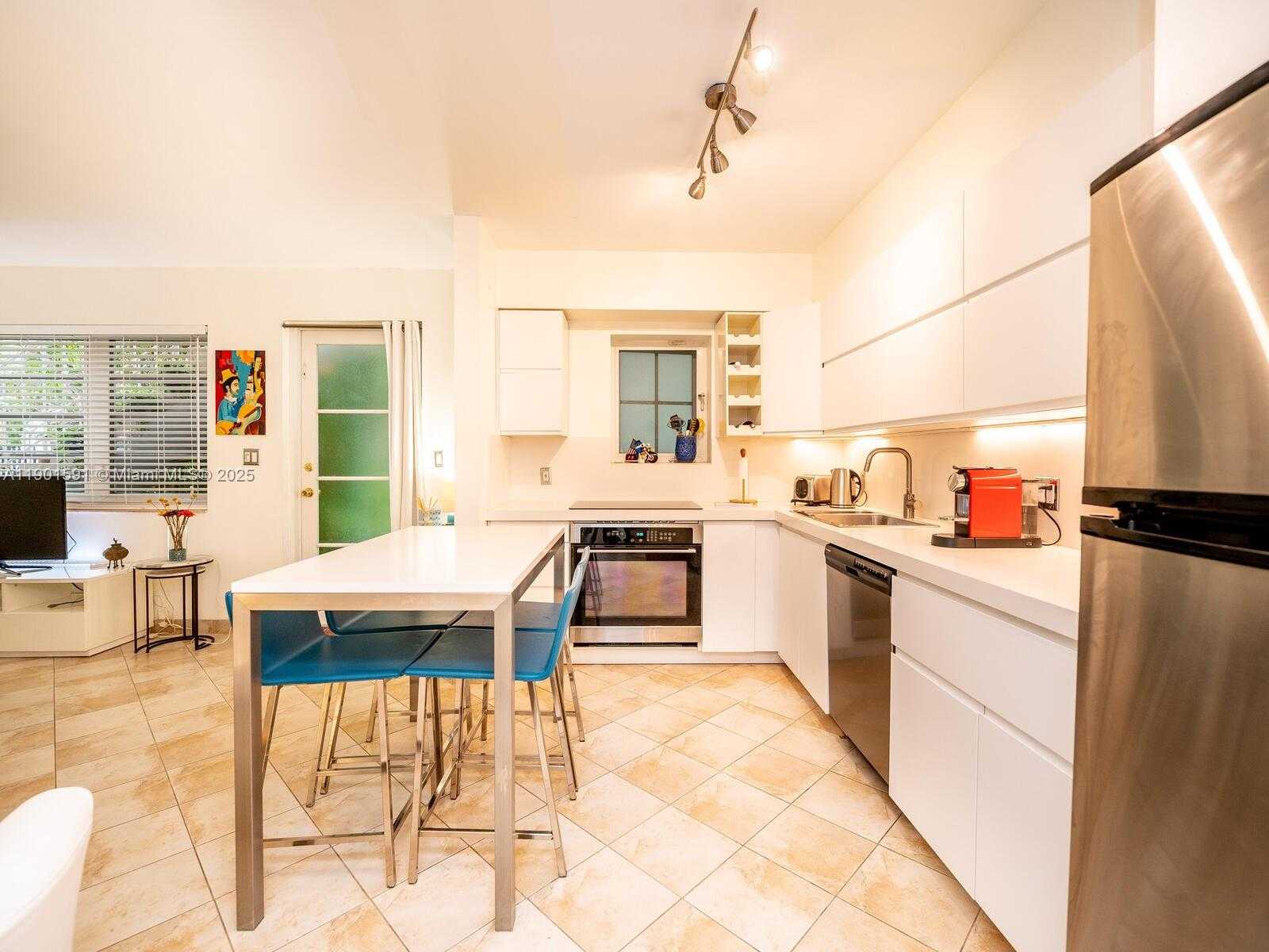 Small Image of 1127 MERIDIAN AVE #7-1127, Miami Beach Number 12