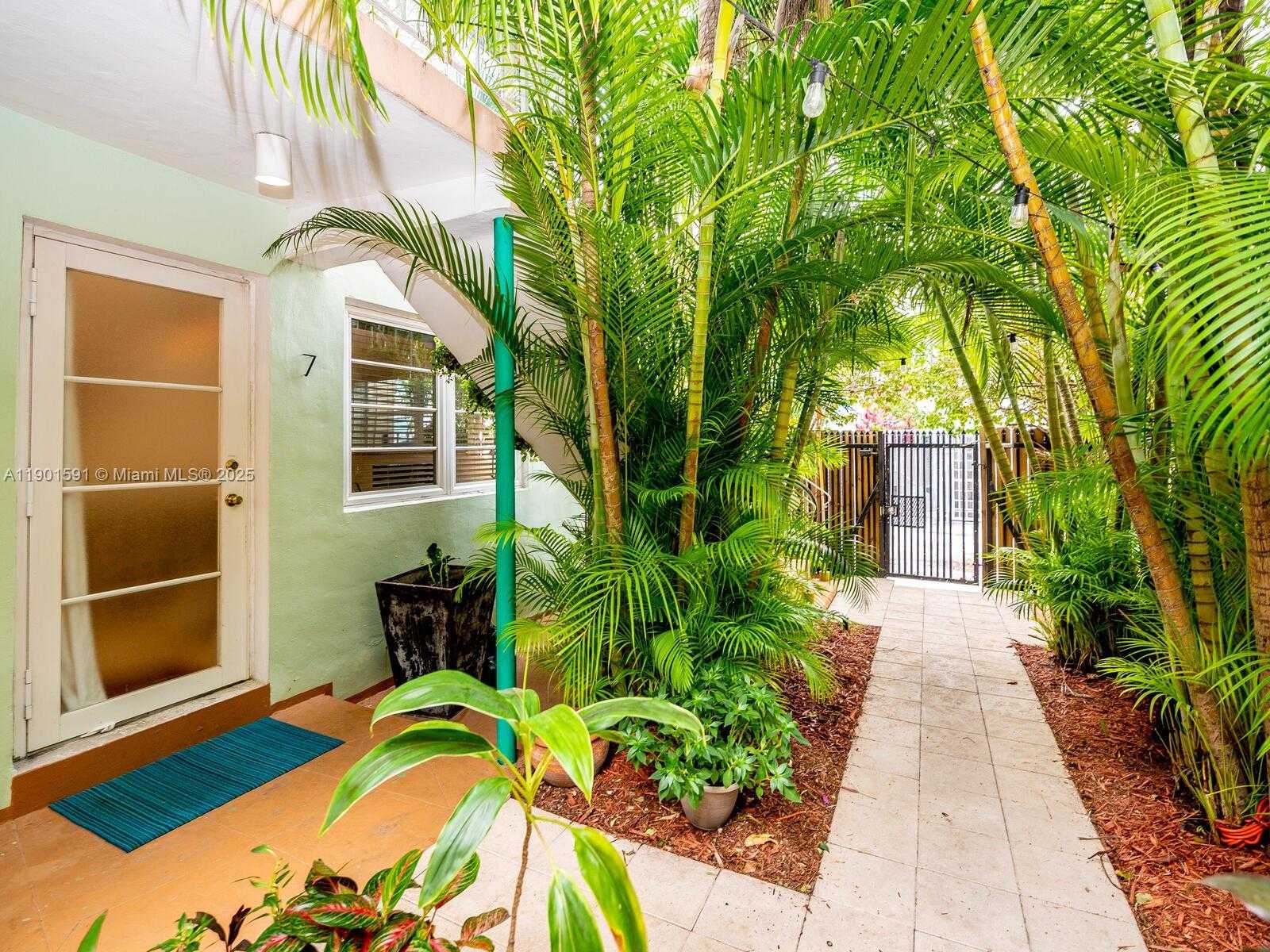 Small Image of 1127 MERIDIAN AVE #7-1127, Miami Beach Number 2