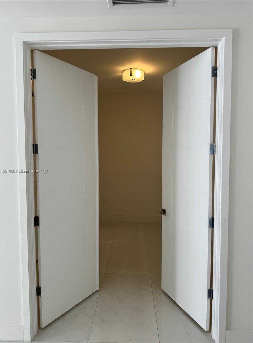 Small Image of 301 ALTARA AVE #425, Coral Gables Number 12