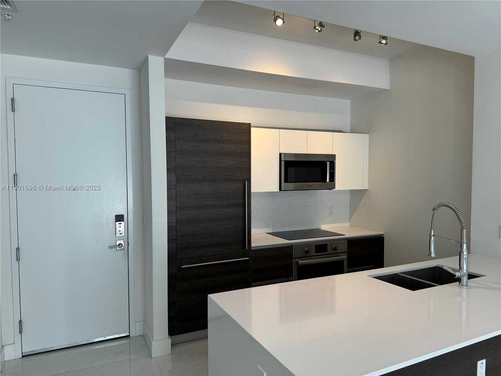 Small Image of 301 ALTARA AVE #425, Coral Gables Number 6