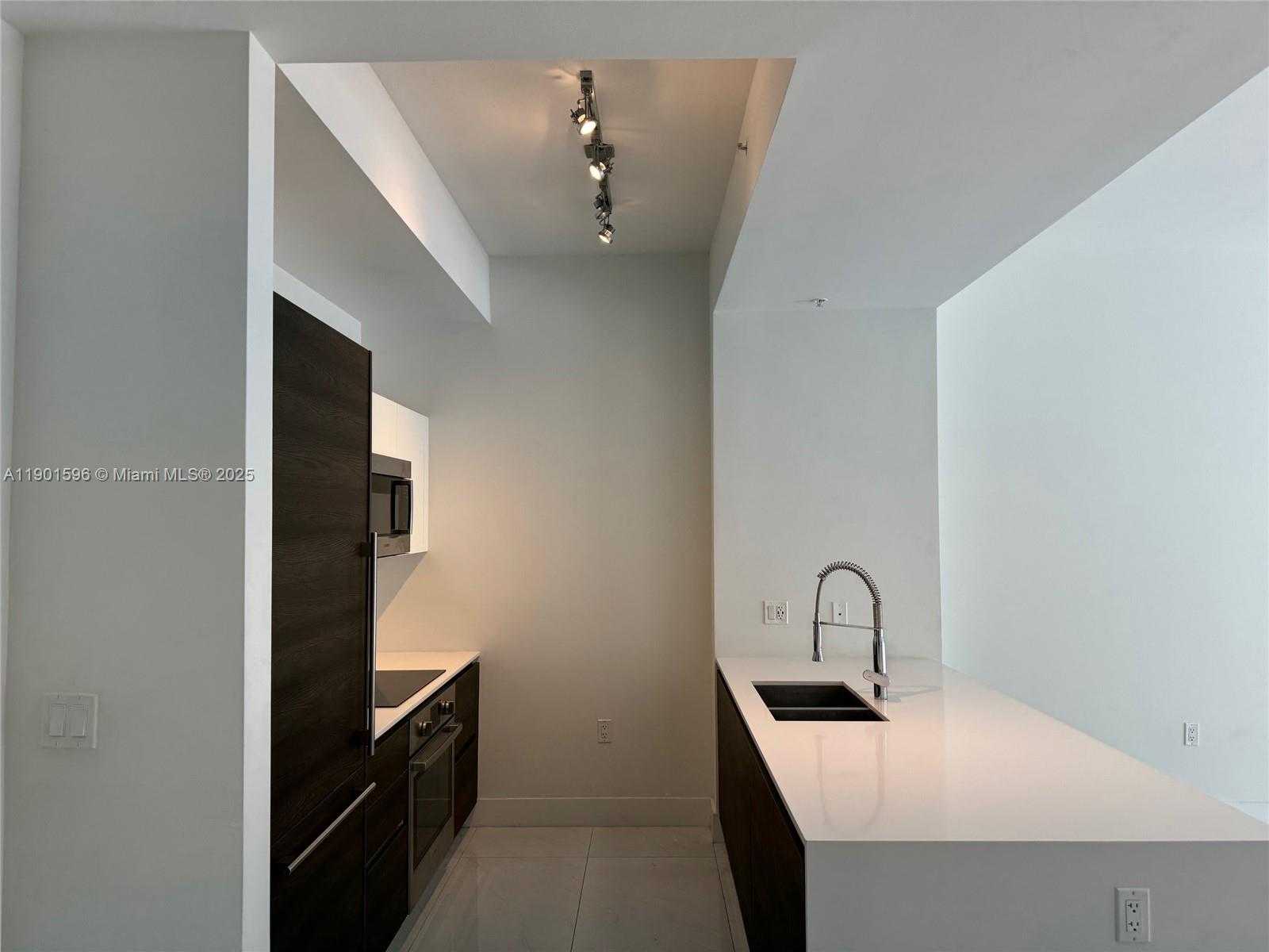 Small Image of 301 ALTARA AVE #425, Coral Gables Number 8