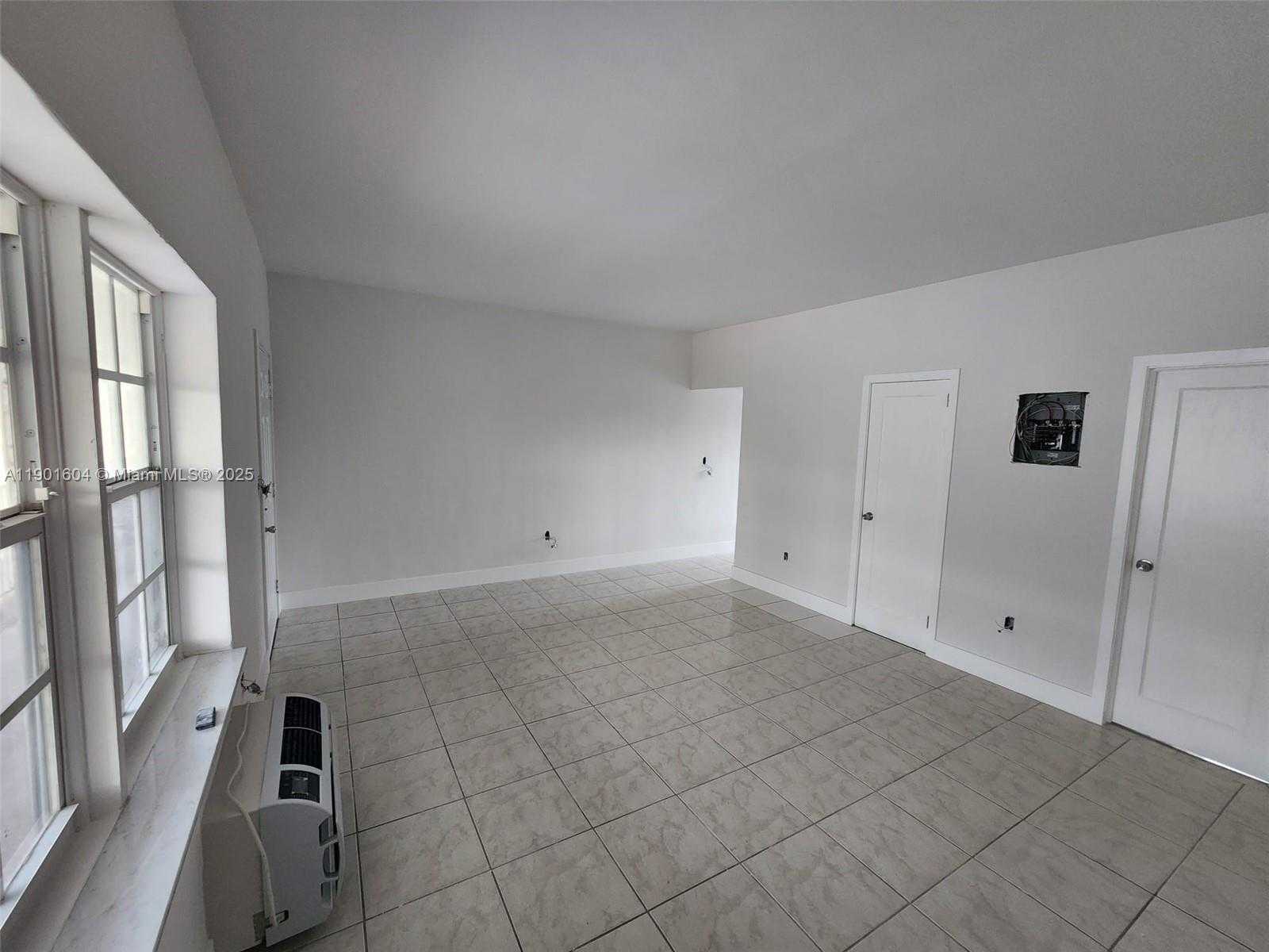 Small Image of 7611 HARDING AVE #9, Miami Beach Number 6