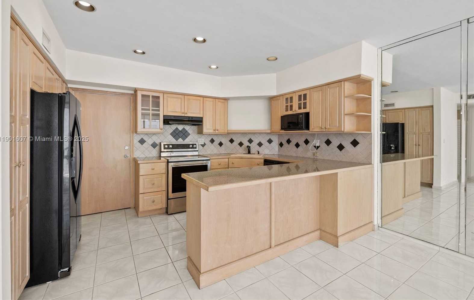 Small Image of 1408 BRICKELL BAY DR #1106, Miami Number 10