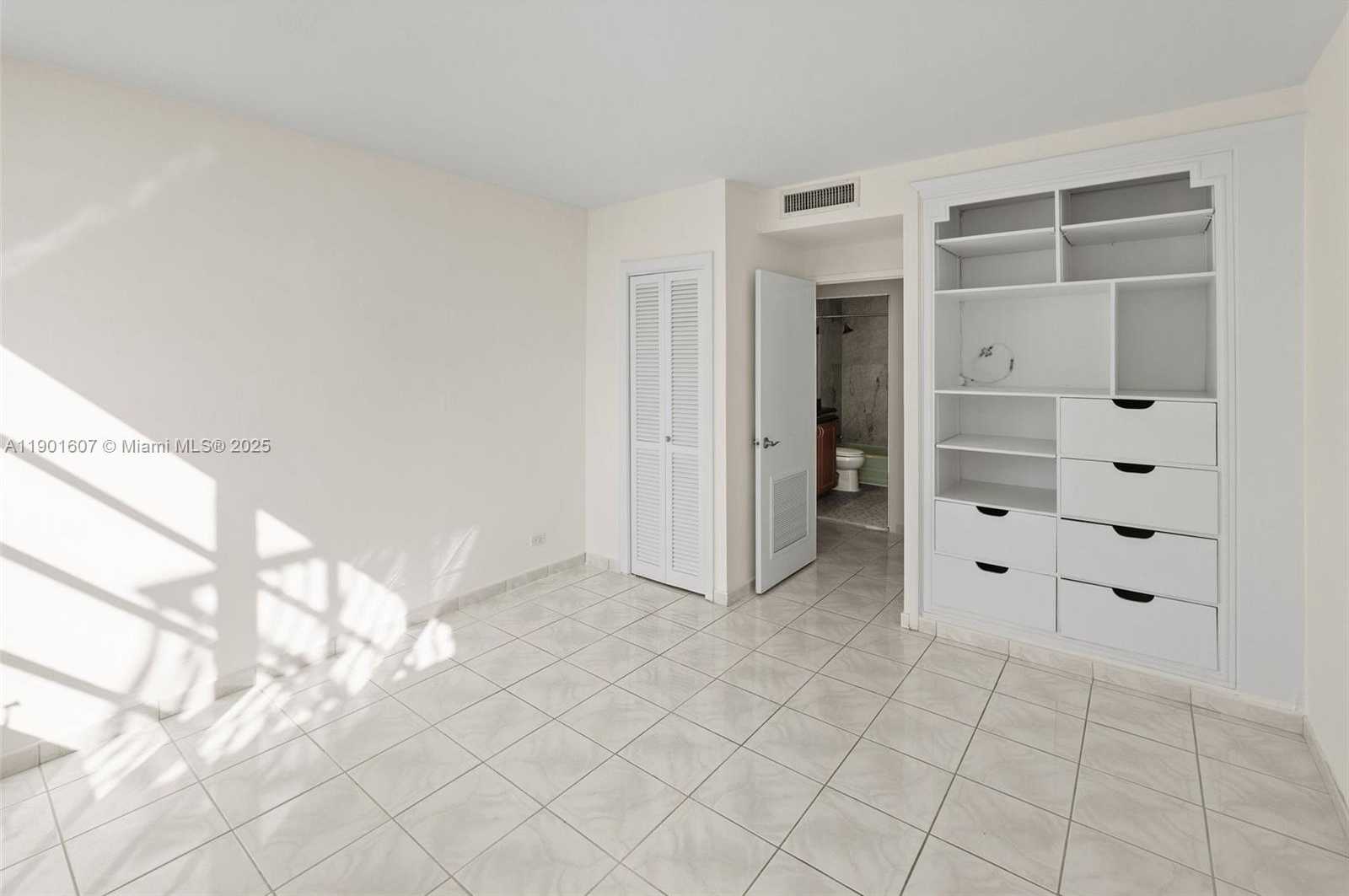 Small Image of 1408 BRICKELL BAY DR #1106, Miami Number 20