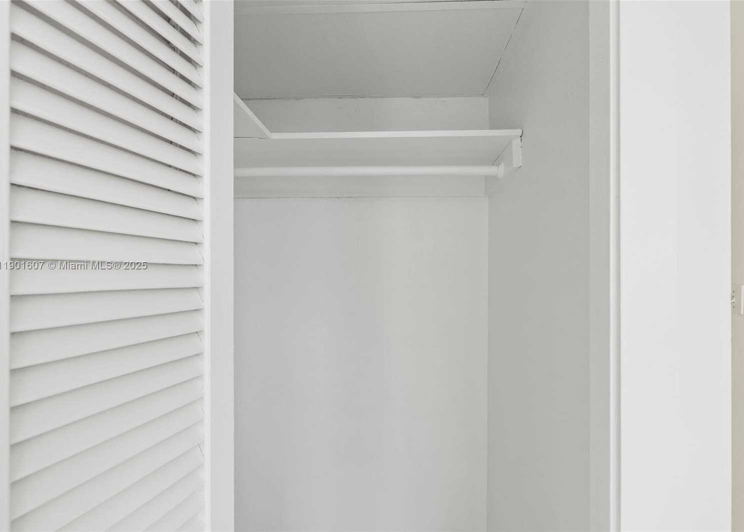 Small Image of 1408 BRICKELL BAY DR #1106, Miami Number 21