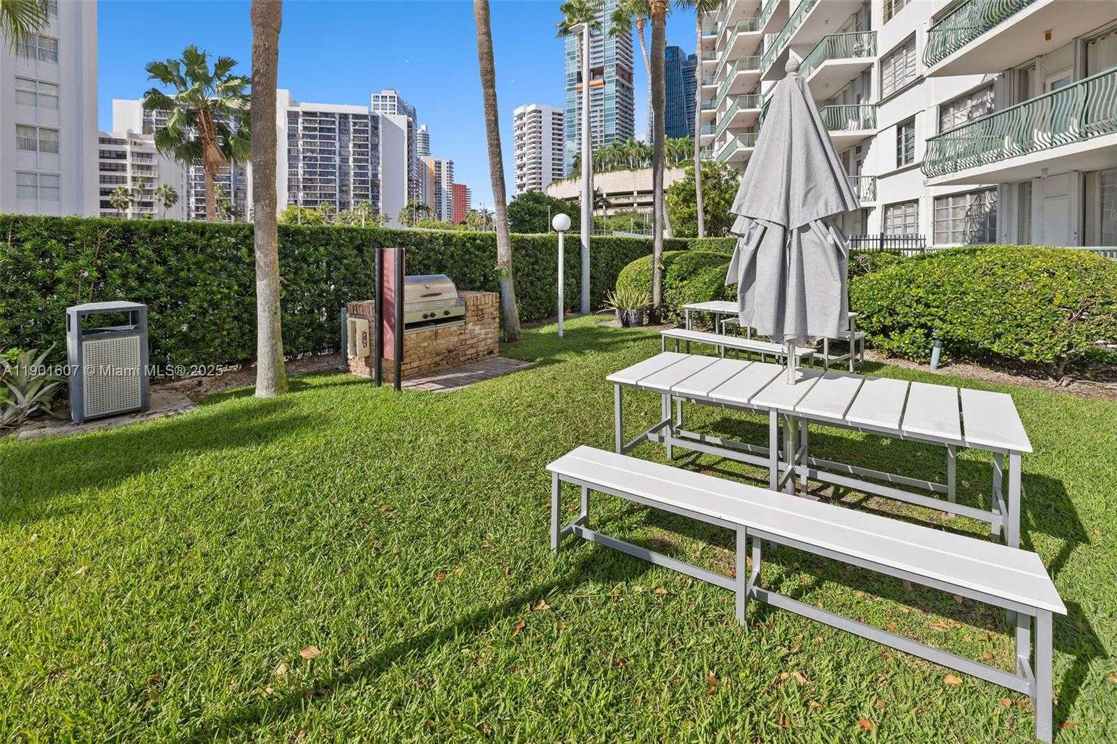Small Image of 1408 BRICKELL BAY DR #1106, Miami Number 26
