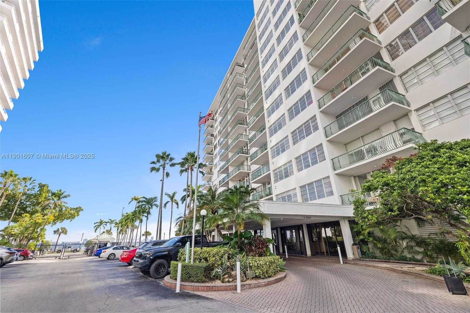 Small Image of 1408 BRICKELL BAY DR #1106, Miami Number 35