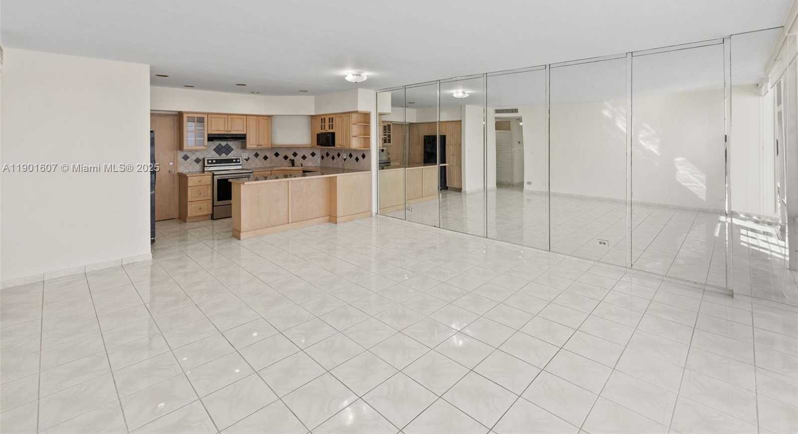 Small Image of 1408 BRICKELL BAY DR #1106, Miami Number 9