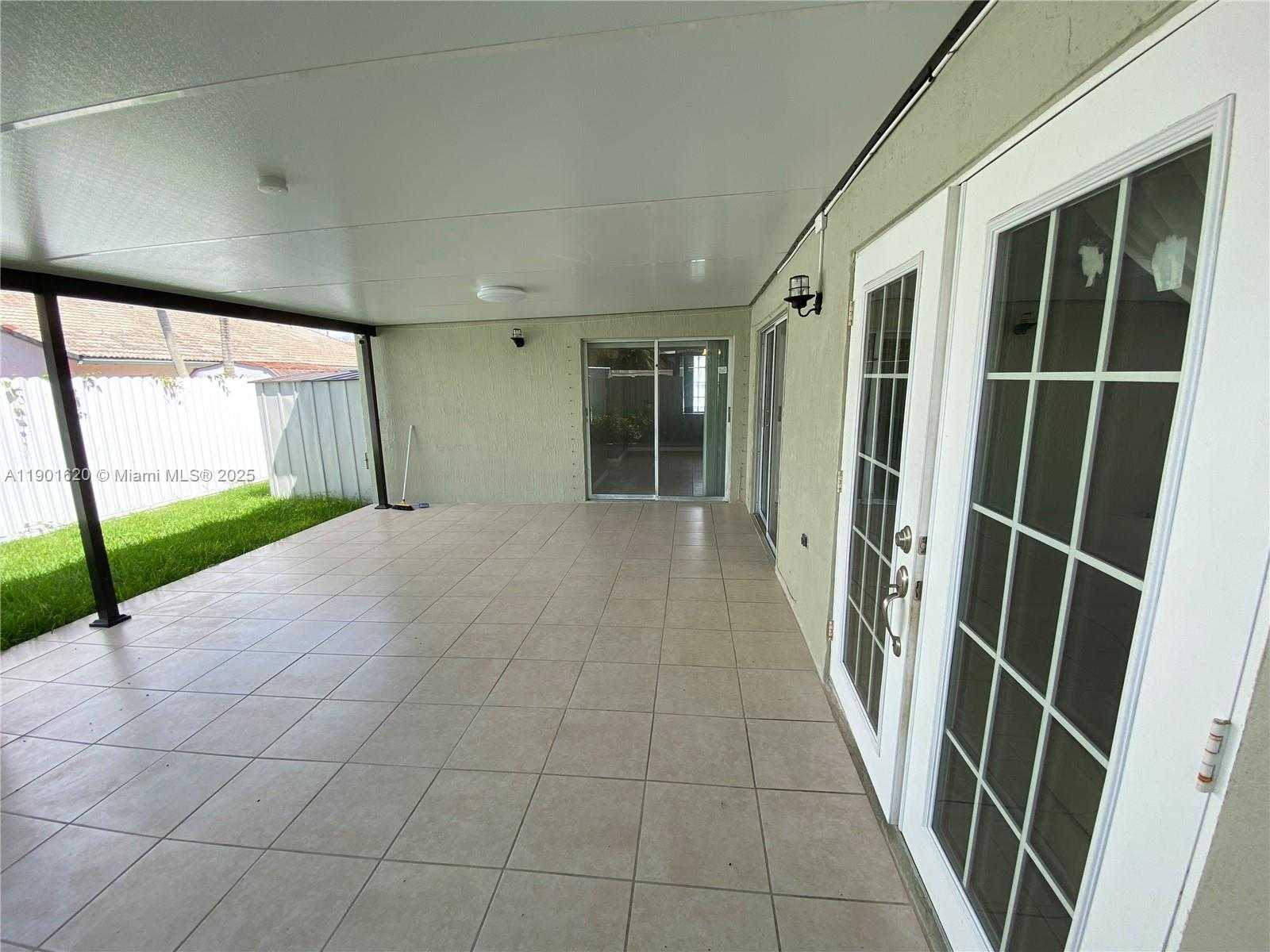 Small Image of Miami Number 16