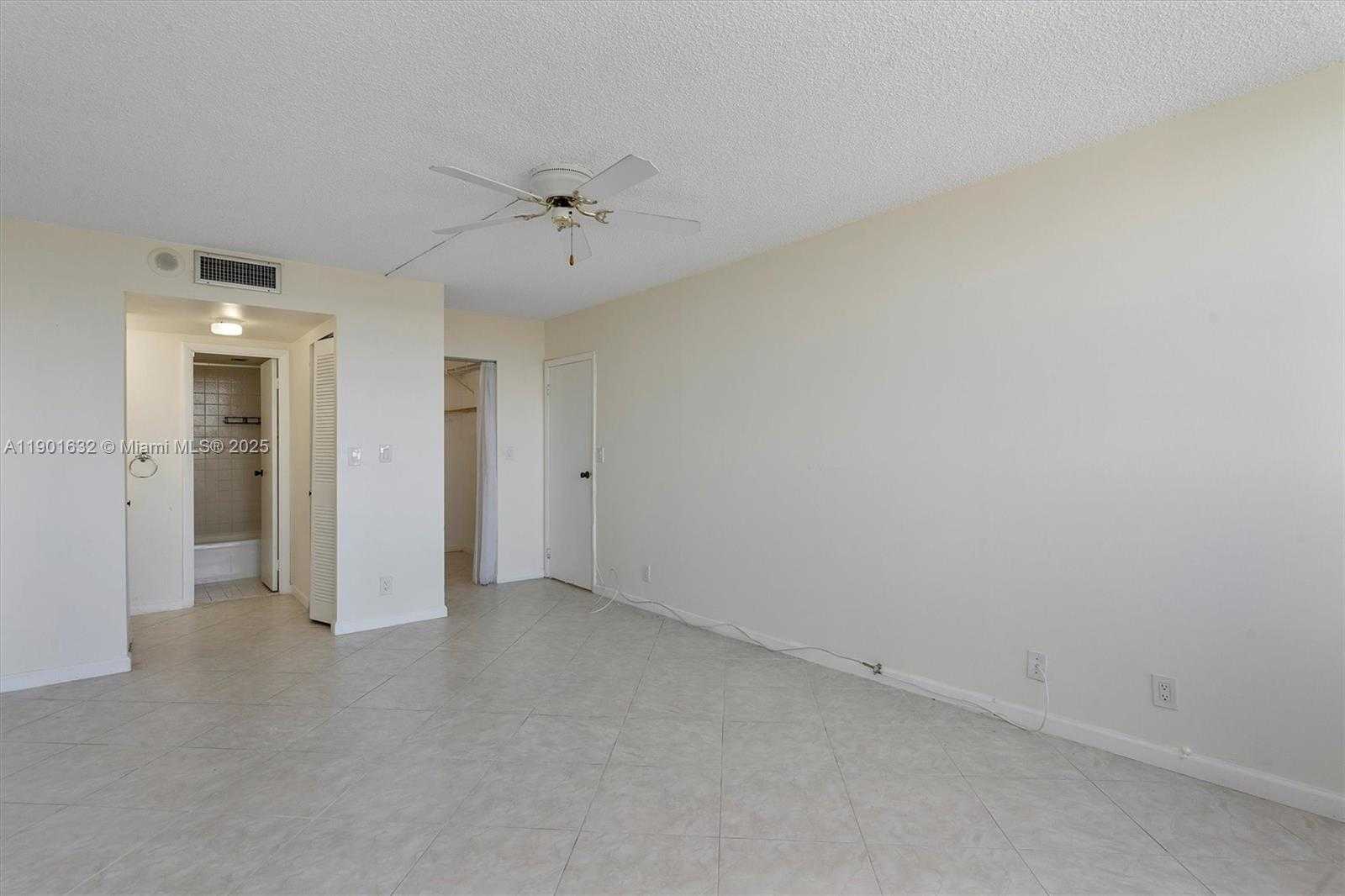 Small Image of 600 THREE ISLANDS BLVD #510, Hallandale Beach Number 14