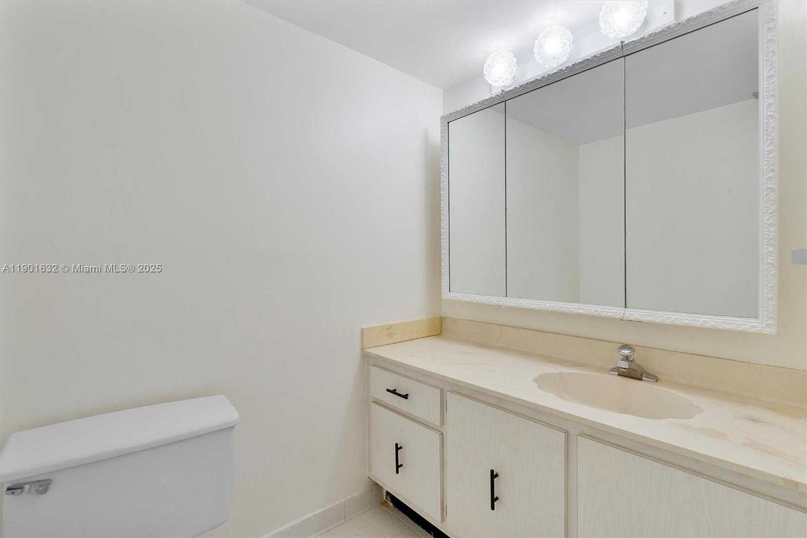 Small Image of 600 THREE ISLANDS BLVD #510, Hallandale Beach Number 17