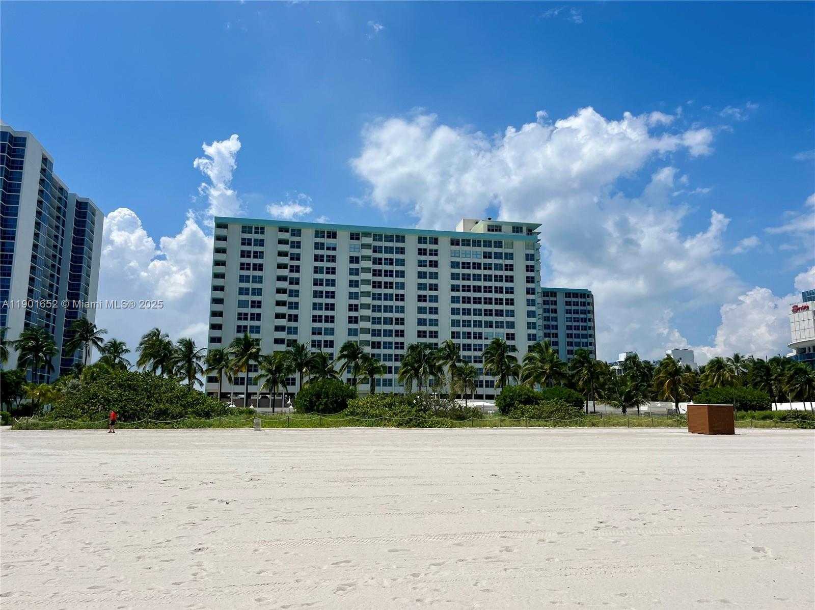 Small Image of 2899 COLLINS AVE #1414, Miami Beach Number 7